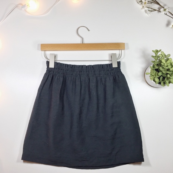J.Crew | 2 | Grey Skirt City Mini Crinkle - Picture 6 of 8